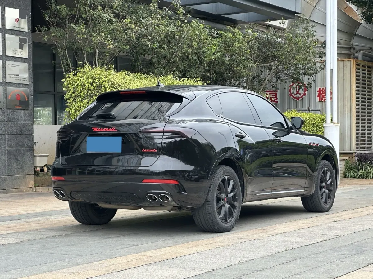 2022 Maserati Levante 2.0T 330HP L4 8AT,autocango,china used car exporter,china ev exporter,chinese used car exporter,chinese used ev exporter