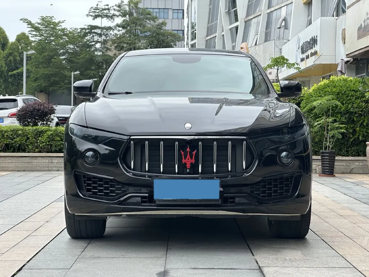 2022 Maserati Levante 2.0T 330HP L4 8AT,autocango,china used car exporter,china ev exporter,chinese used car exporter,chinese used ev exporter