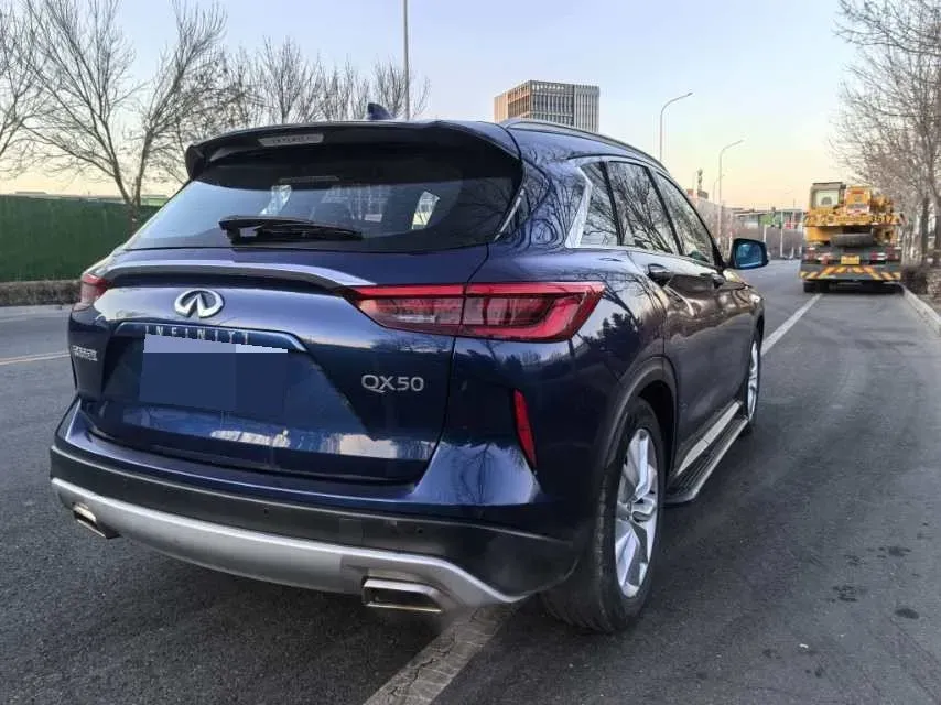 2018 Infiniti QX30 2.0T 211HP L4 7DCT,autocango,china used car exporter,china ev exporter,chinese used car exporter,chinese used ev exporter