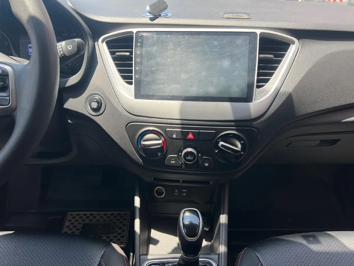 2016 Hyundai Verna 1.4L 100HP L4 6AT,autocango,china used car exporter,china ev exporter,chinese used car exporter,chinese used ev exporter