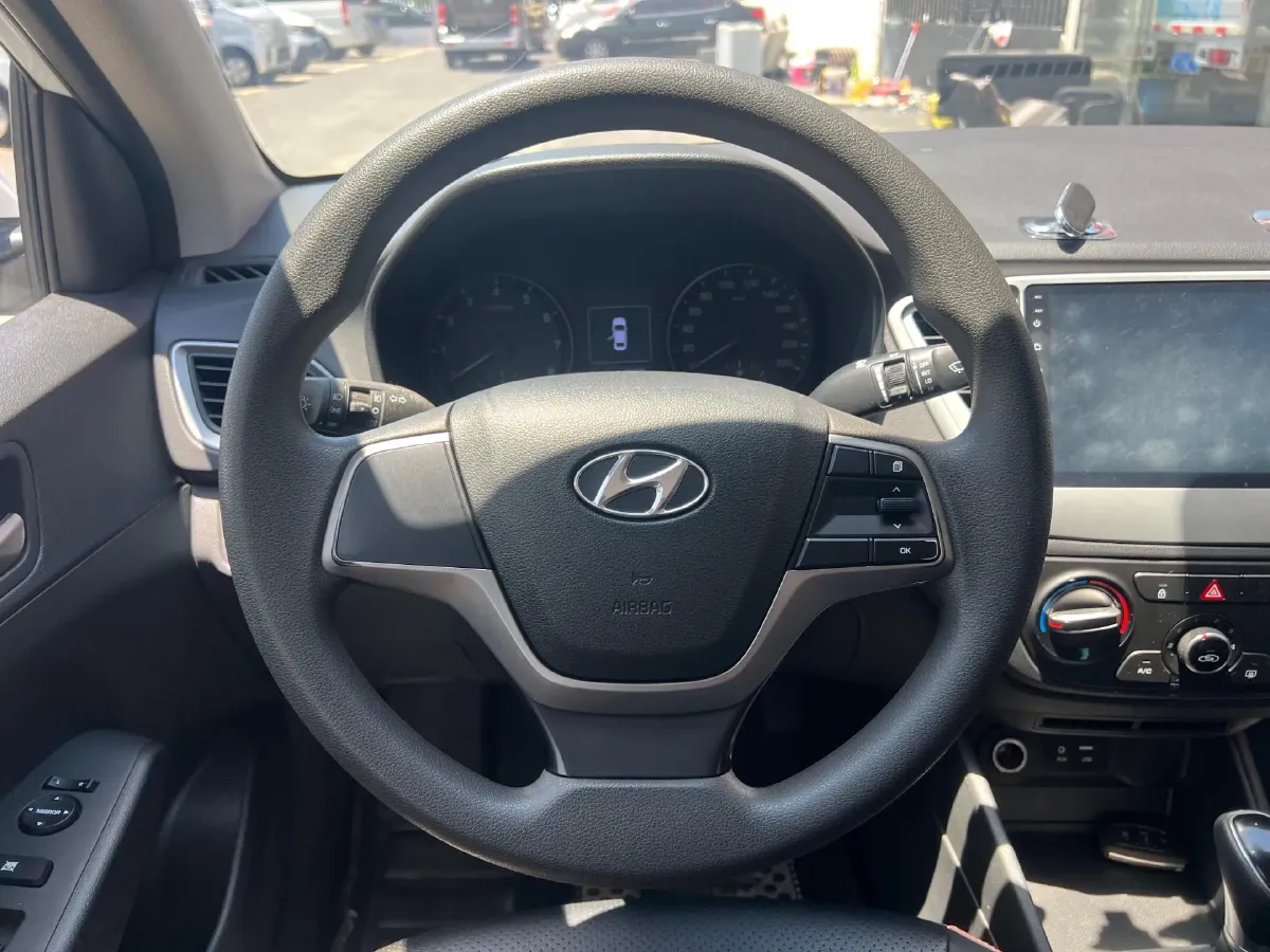2016 Hyundai Verna 1.4L 100HP L4 6AT,autocango,china used car exporter,china ev exporter,chinese used car exporter,chinese used ev exporter