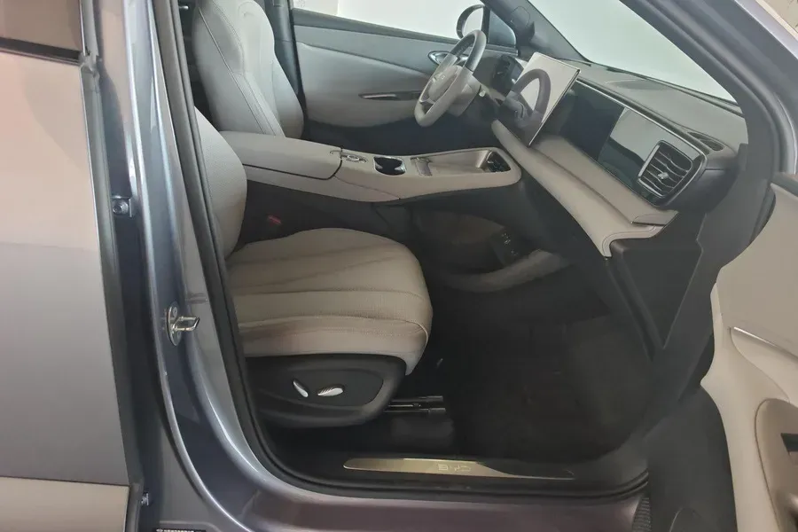 2025 LanDian E5 PLUS 1.5L 95HP L4 E-CVT PHEV,autocango,china used car exporter,china ev exporter,chinese used car exporter,chinese used ev exporter