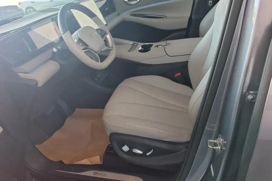 2025 LanDian E5 PLUS 1.5L 95HP L4 E-CVT PHEV,autocango,china used car exporter,china ev exporter,chinese used car exporter,chinese used ev exporter