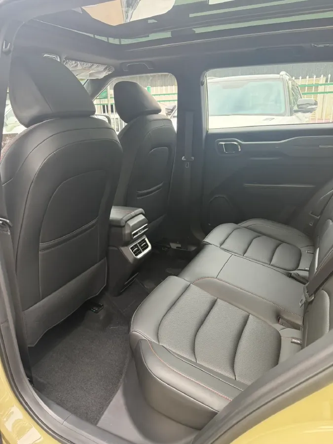 2025 Geely Cowboy 1.5T 181HP L4 7DCT,autocango,china used car exporter,china ev exporter,chinese used car exporter,chinese used ev exporter