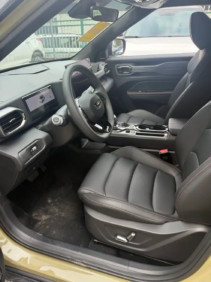 2025 Geely Cowboy 1.5T 181HP L4 7DCT,autocango,china used car exporter,china ev exporter,chinese used car exporter,chinese used ev exporter
