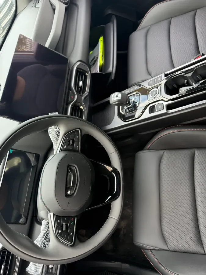2025 Geely Cowboy 1.5T 181HP L4 7DCT,autocango,china used car exporter,china ev exporter,chinese used car exporter,chinese used ev exporter