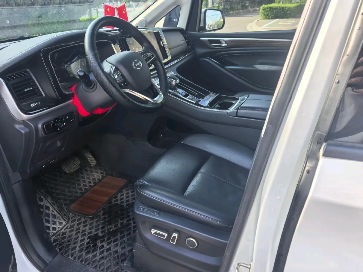 2021 GAC Trumpchi M8 2.0T 252HP L4 8AT,autocango,china used car exporter,china ev exporter,chinese used car exporter,chinese used ev exporter