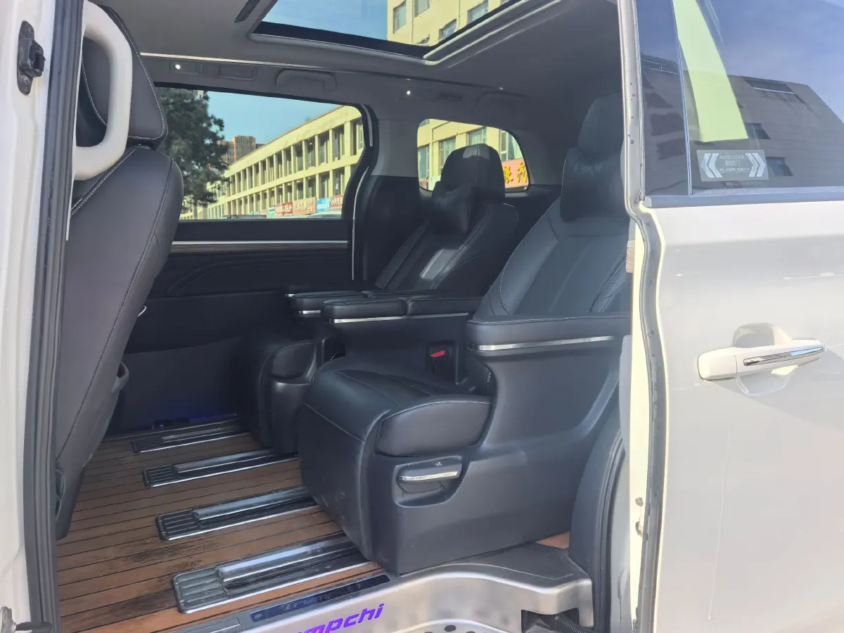 2021 GAC Trumpchi M8 2.0T 252HP L4 8AT,autocango,china used car exporter,china ev exporter,chinese used car exporter,chinese used ev exporter