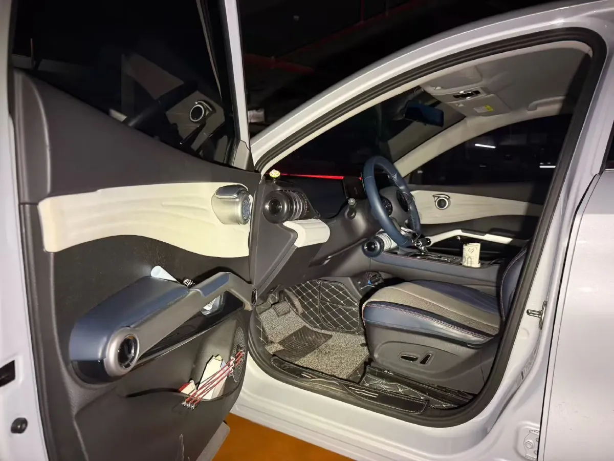 2022 Hycan Z03 BEV 64.23KWH,autocango,china used car exporter,china ev exporter,chinese used car exporter,chinese used ev exporter