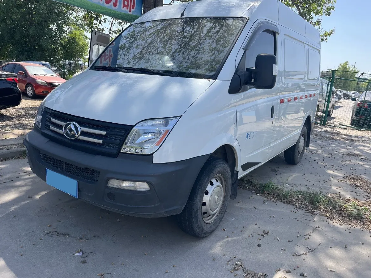 2019 MAXUS XinTu V80 2.0T 139HP L4 6MT,autocango,china used car exporter,china ev exporter,chinese used car exporter,chinese used ev exporter