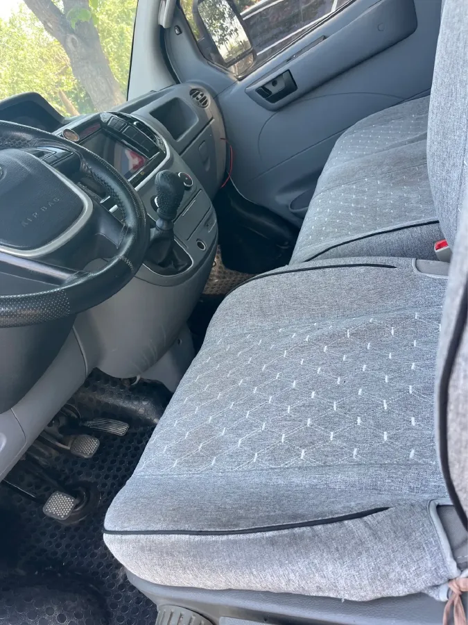 2019 MAXUS XinTu V80 2.0T 139HP L4 6MT,autocango,china used car exporter,china ev exporter,chinese used car exporter,chinese used ev exporter