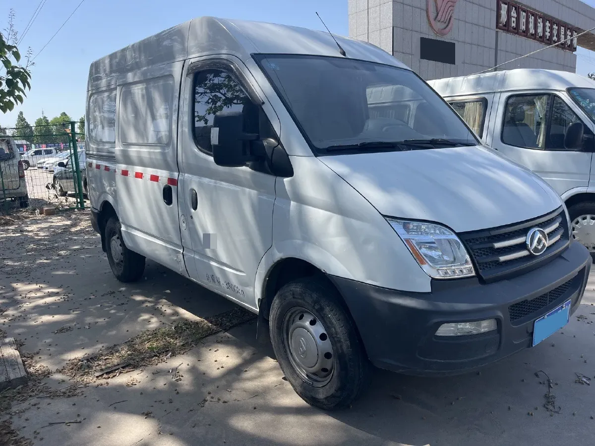2019 MAXUS XinTu V80 2.0T 139HP L4 6MT,autocango,china used car exporter,china ev exporter,chinese used car exporter,chinese used ev exporter