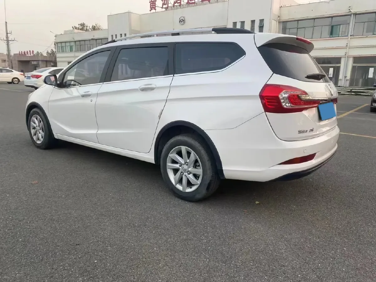 2017 BaoJun 310W 1.5L 112HP L4 6MT,autocango,china used car exporter,china ev exporter,chinese used car exporter,chinese used ev exporter
