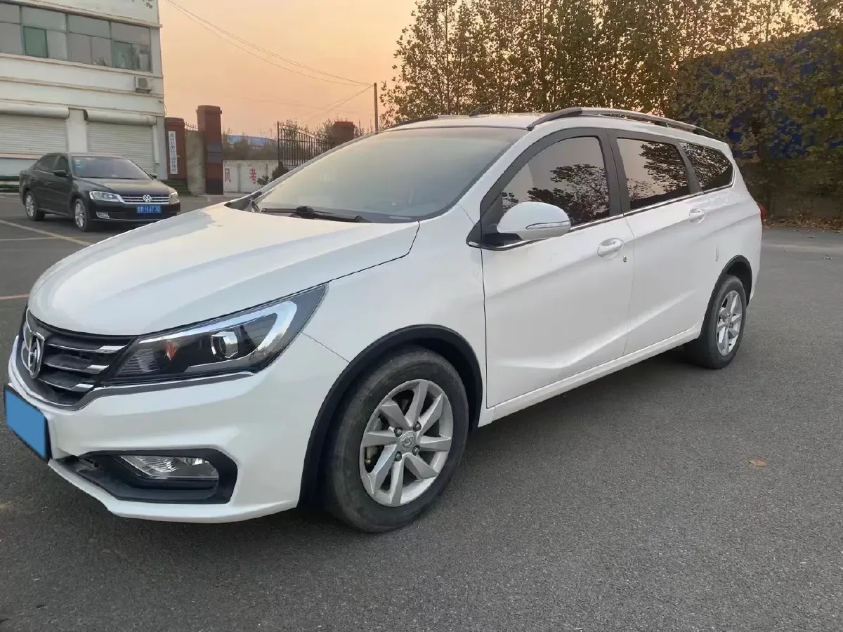 2017 BaoJun 310W 1.5L 112HP L4 6MT,autocango,china used car exporter,china ev exporter,chinese used car exporter,chinese used ev exporter