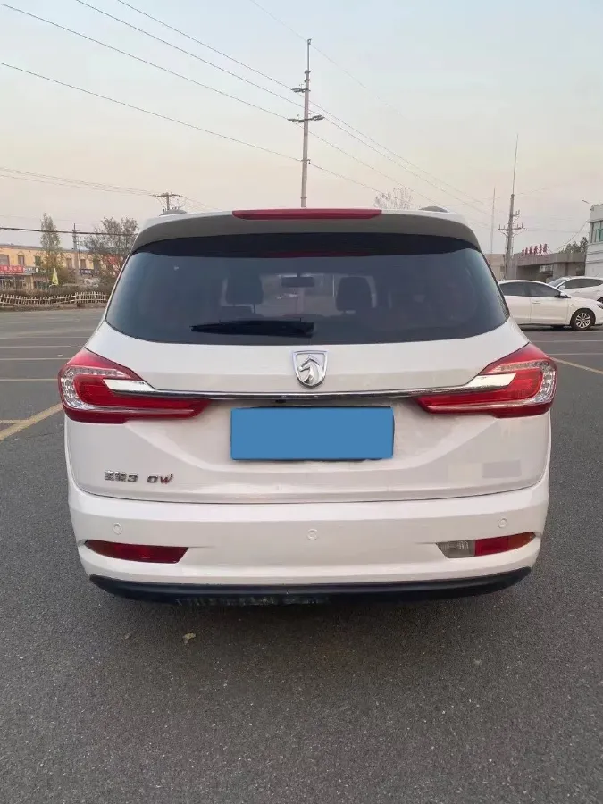 2017 BaoJun 310W 1.5L 112HP L4 6MT,autocango,china used car exporter,china ev exporter,chinese used car exporter,chinese used ev exporter