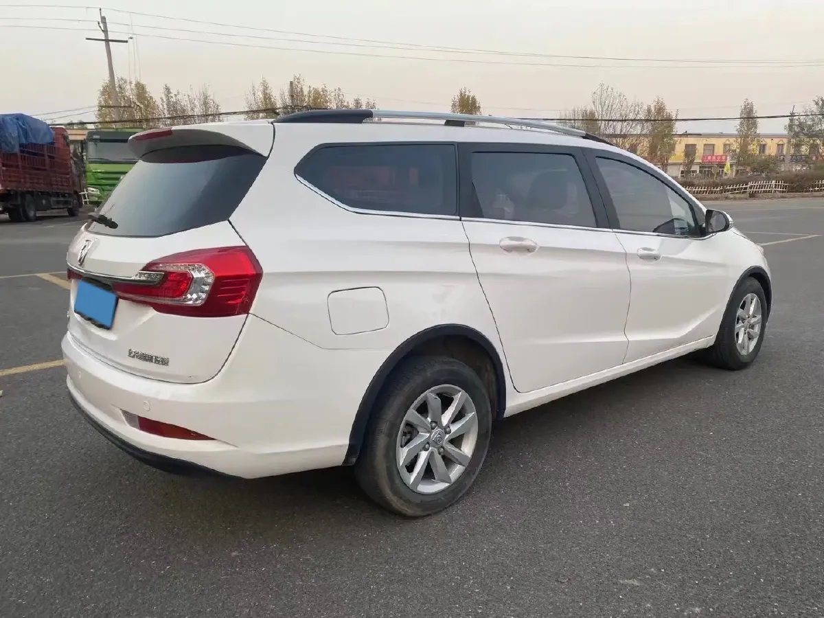 2017 BaoJun 310W 1.5L 112HP L4 6MT,autocango,china used car exporter,china ev exporter,chinese used car exporter,chinese used ev exporter