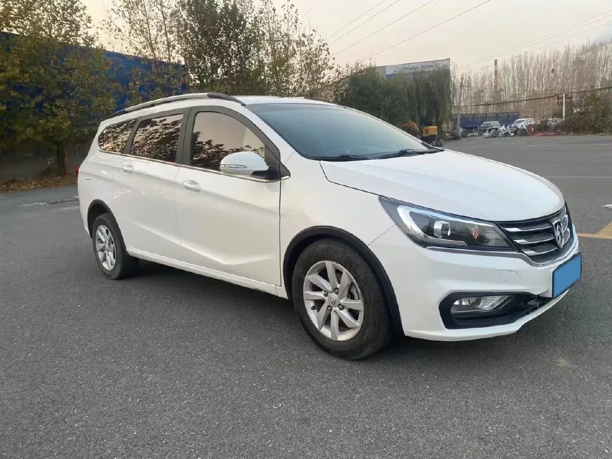 2017 BaoJun 310W 1.5L 112HP L4 6MT,autocango,china used car exporter,china ev exporter,chinese used car exporter,chinese used ev exporter