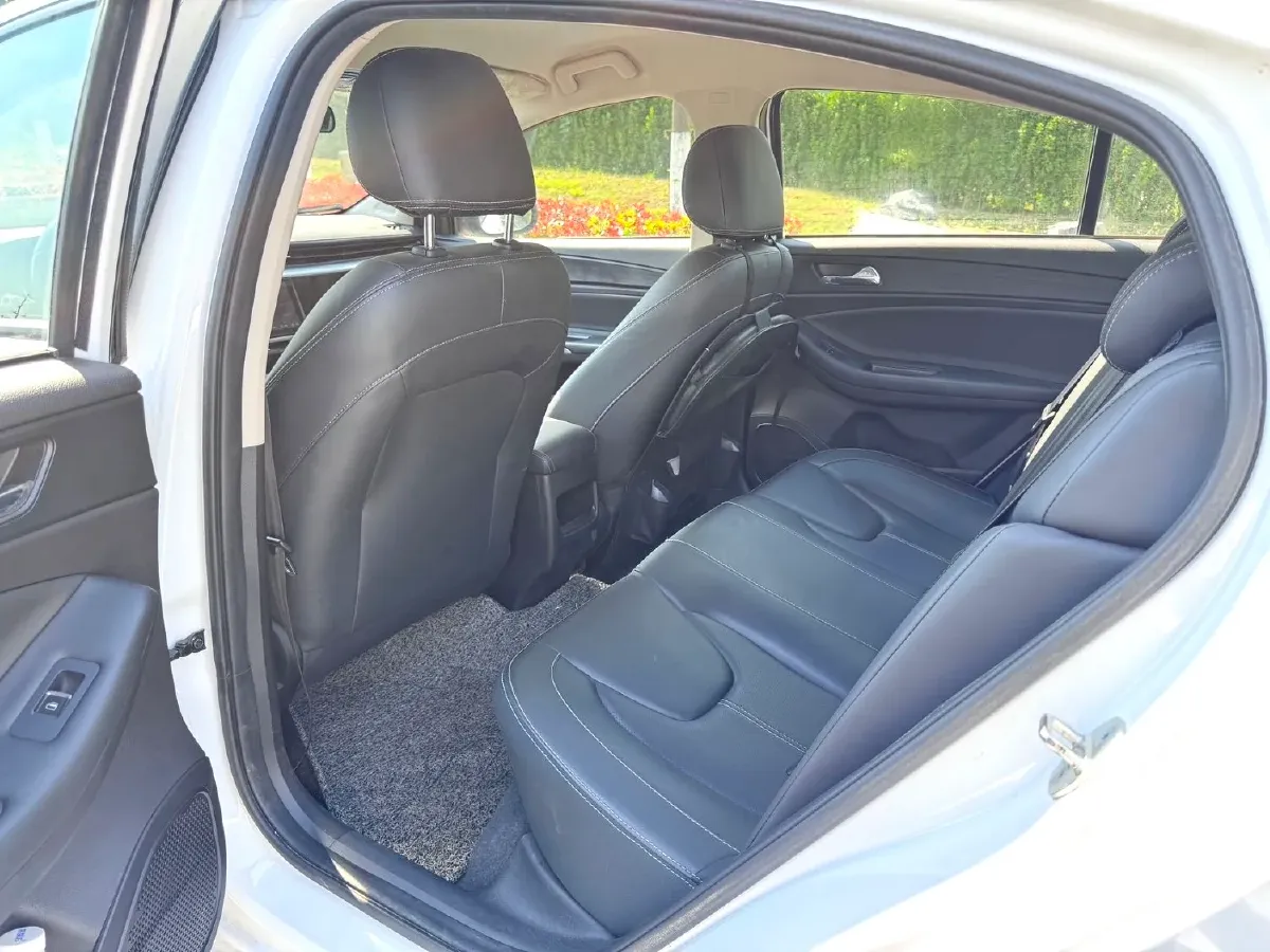 2021 Chery Arrizo 5 1.5L 116HP L4 5MT,autocango,china used car exporter,china ev exporter,chinese used car exporter,chinese used ev exporter