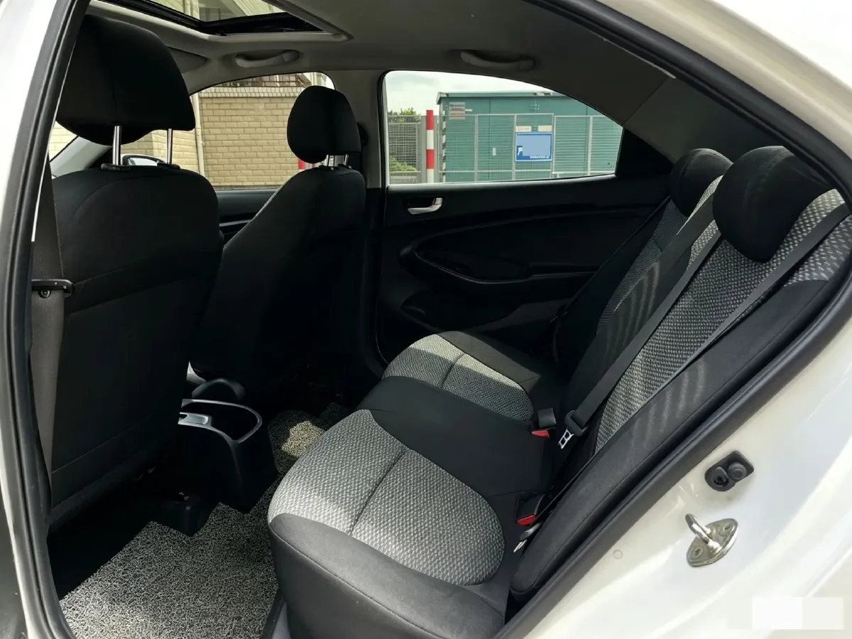 2017 Hyundai Reina 1.4L 95HP L4 4AT,autocango,china used car exporter,china ev exporter,chinese used car exporter,chinese used ev exporter
