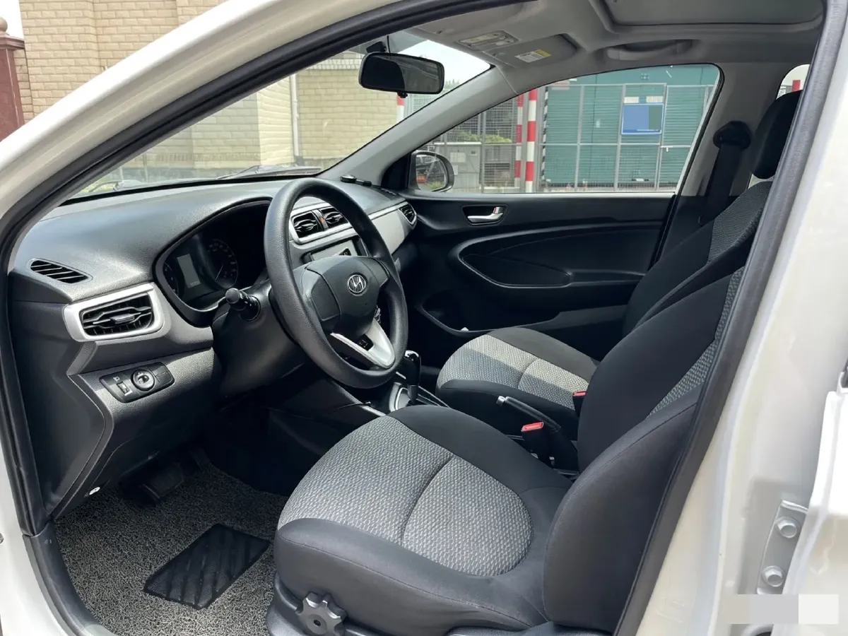 2017 Hyundai Reina 1.4L 95HP L4 4AT,autocango,china used car exporter,china ev exporter,chinese used car exporter,chinese used ev exporter