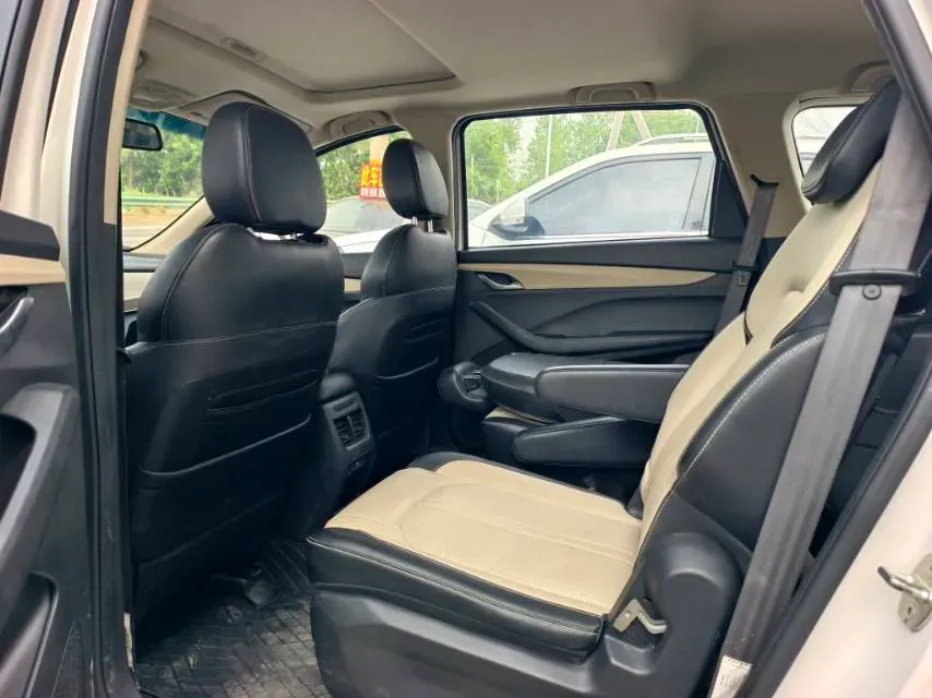 2019 BaoJun 360 1.5L 105HP L4 CVT,autocango,china used car exporter,china ev exporter,chinese used car exporter,chinese used ev exporter
