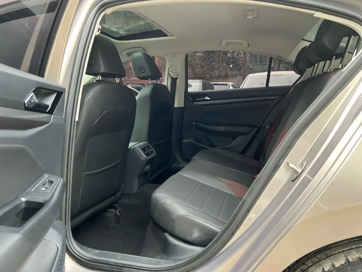 2019 Volkswagen Golf Sportsvan 1.6L 110HP L4 6AT,autocango,china used car exporter,china ev exporter,chinese used car exporter,chinese used ev exporter