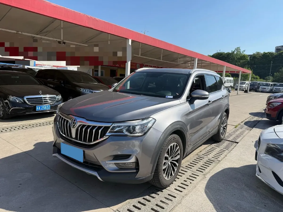 2018 Brilliance Auto V6 1.5T 150HP L4 6MT,autocango,china used car exporter,china ev exporter,chinese used car exporter,chinese used ev exporter