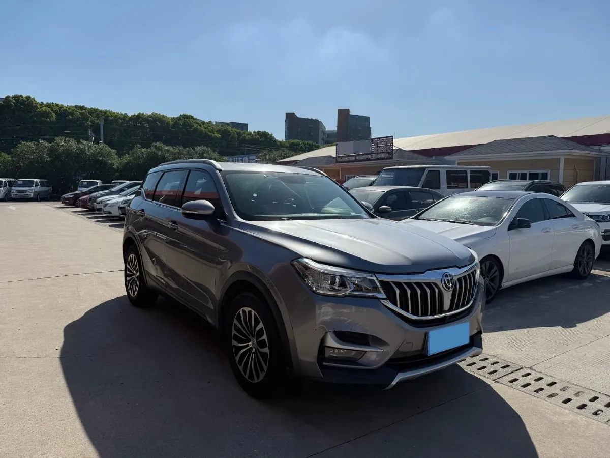 2018 Brilliance Auto V6 1.5T 150HP L4 6MT,autocango,china used car exporter,china ev exporter,chinese used car exporter,chinese used ev exporter