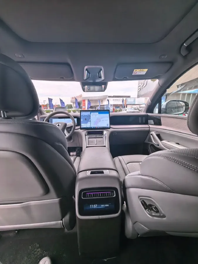 2025 Denza DenzaN9 2.0T 207HP L4 E-CVT PHEV,autocango,china used car exporter,china ev exporter,chinese used car exporter,chinese used ev exporter
