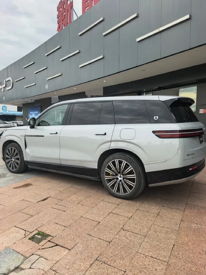 2025 Denza DenzaN9 2.0T 207HP L4 E-CVT PHEV,autocango,china used car exporter,china ev exporter,chinese used car exporter,chinese used ev exporter