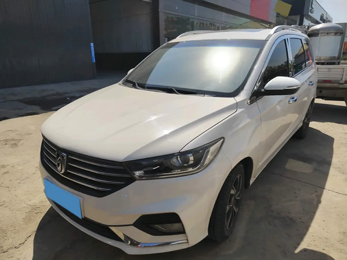 2019 BaoJun 360 1.5L 105HP L4 CVT,autocango,china used car exporter,china ev exporter,chinese used car exporter,chinese used ev exporter