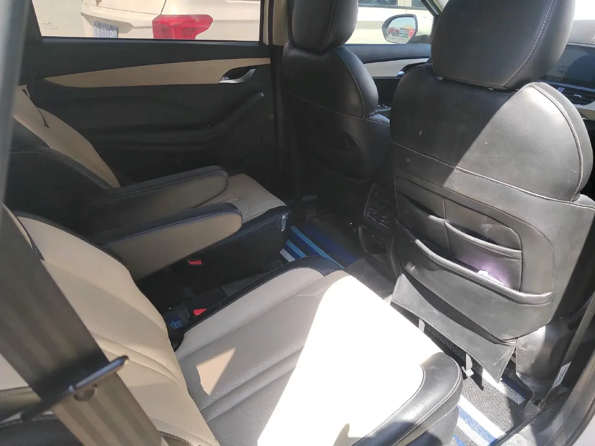 2019 BaoJun 360 1.5L 105HP L4 CVT,autocango,china used car exporter,china ev exporter,chinese used car exporter,chinese used ev exporter