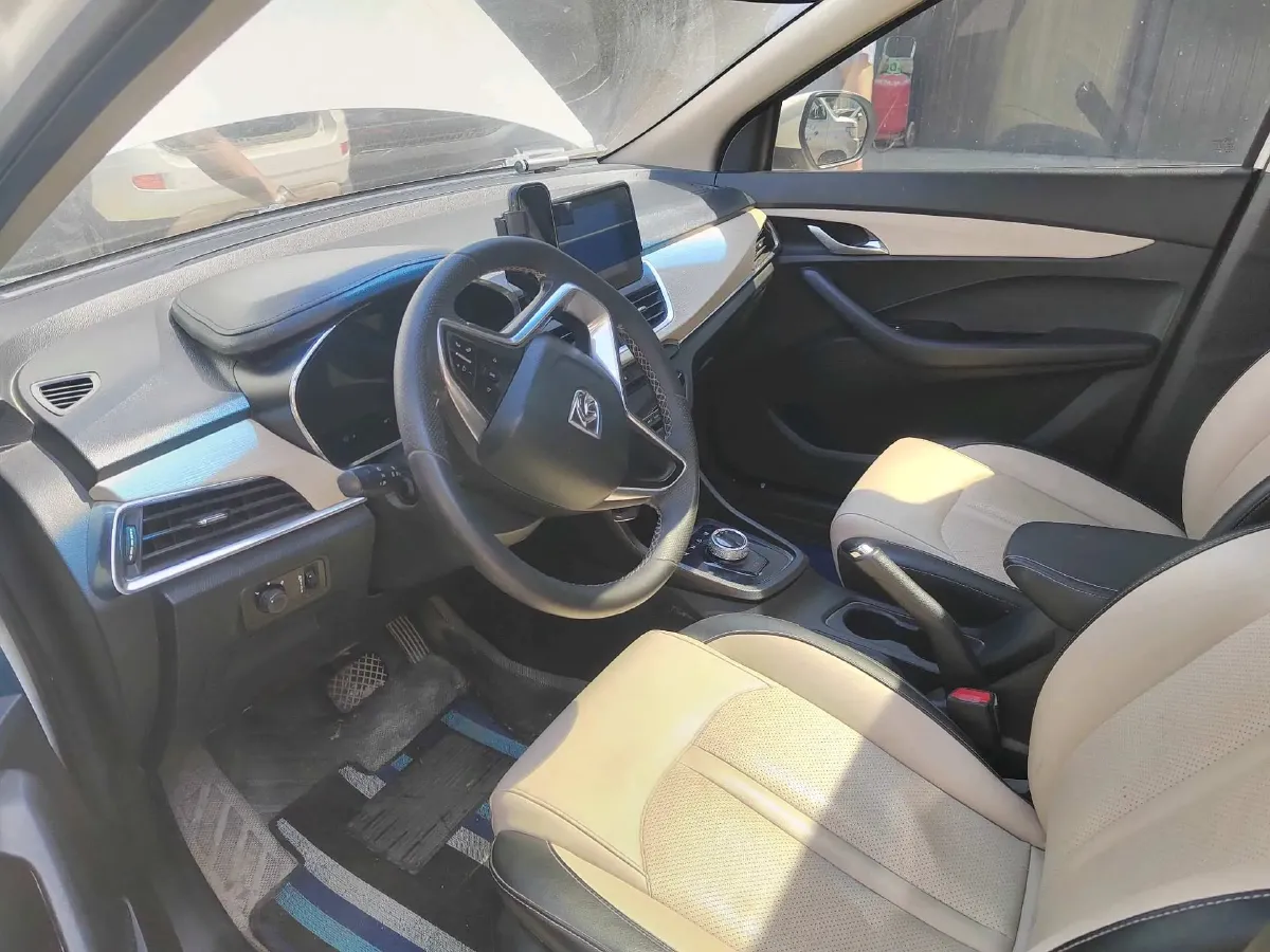 2019 BaoJun 360 1.5L 105HP L4 CVT,autocango,china used car exporter,china ev exporter,chinese used car exporter,chinese used ev exporter