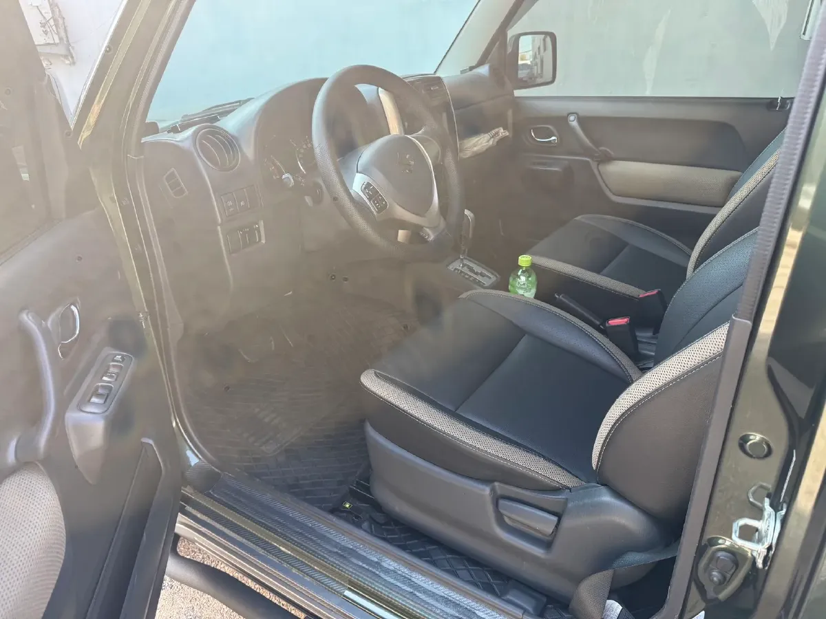 2015 Suzuki Jimny 1.3L 85HP L4 4AT,autocango,china used car exporter,china ev exporter,chinese used car exporter,chinese used ev exporter