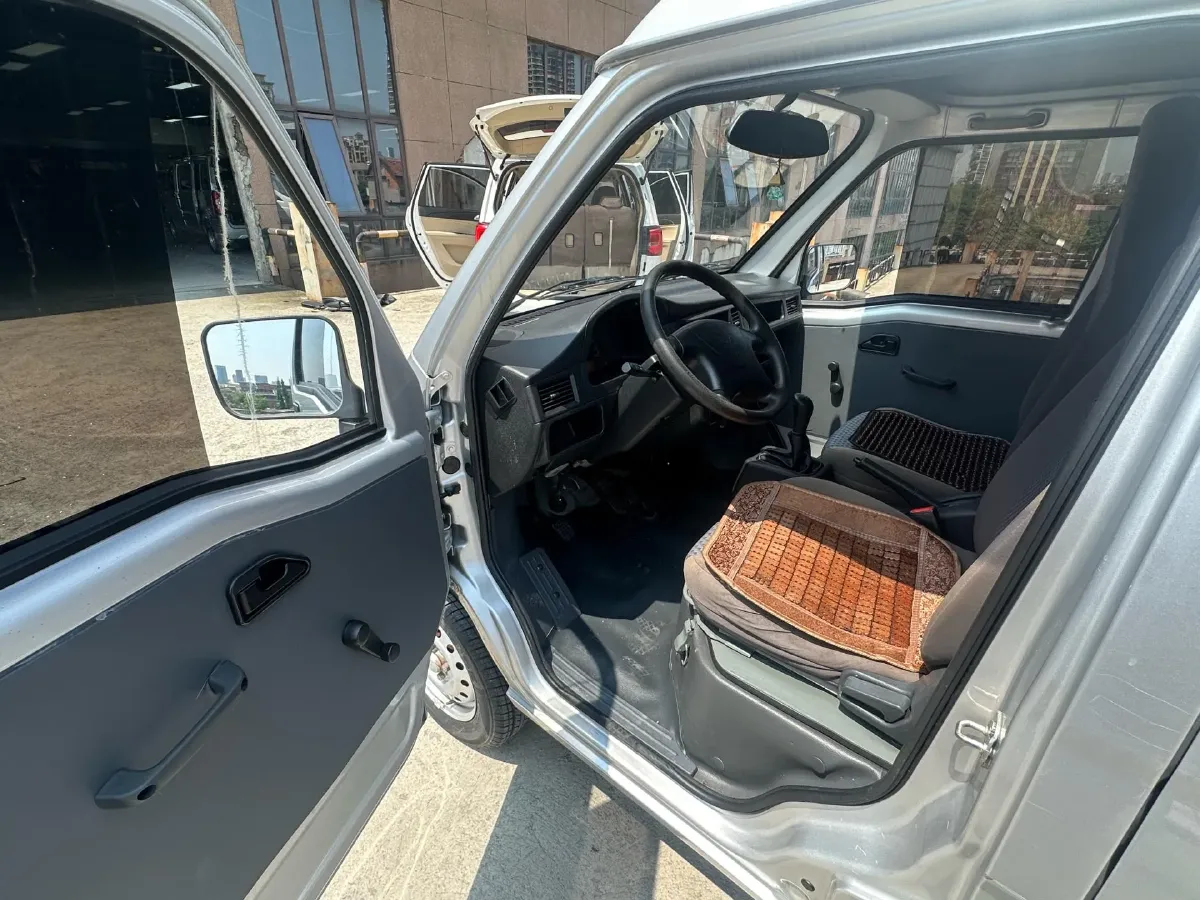 2020 WuLing ZhiGuang 1.2L 76HP L4 5MT,autocango,china used car exporter,china ev exporter,chinese used car exporter,chinese used ev exporter