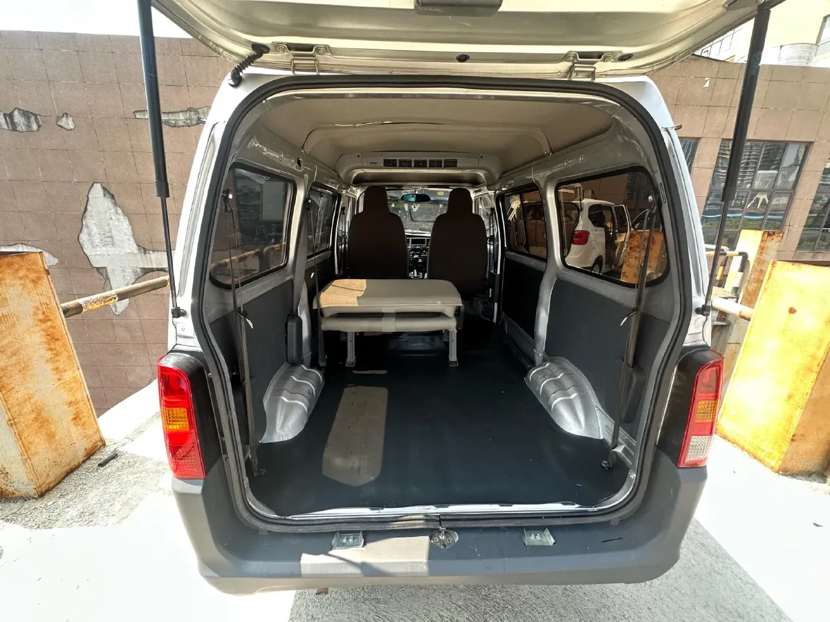 2020 WuLing ZhiGuang 1.2L 76HP L4 5MT,autocango,china used car exporter,china ev exporter,chinese used car exporter,chinese used ev exporter