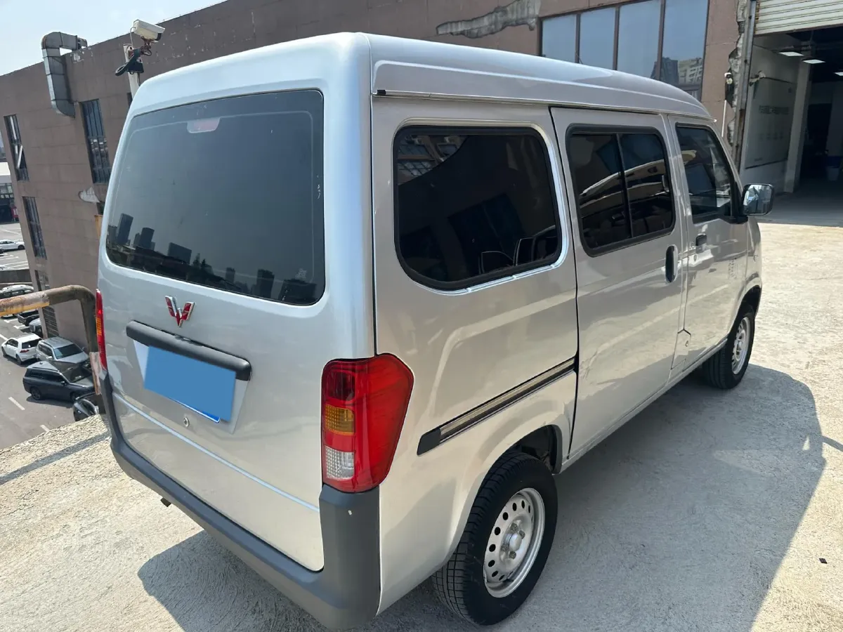 2020 WuLing ZhiGuang 1.2L 76HP L4 5MT,autocango,china used car exporter,china ev exporter,chinese used car exporter,chinese used ev exporter