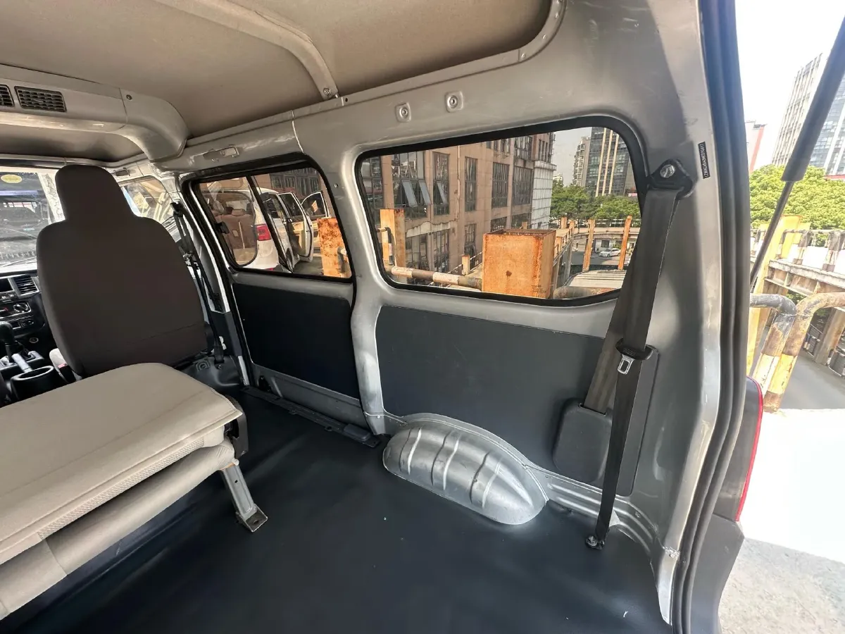 2020 WuLing ZhiGuang 1.2L 76HP L4 5MT,autocango,china used car exporter,china ev exporter,chinese used car exporter,chinese used ev exporter