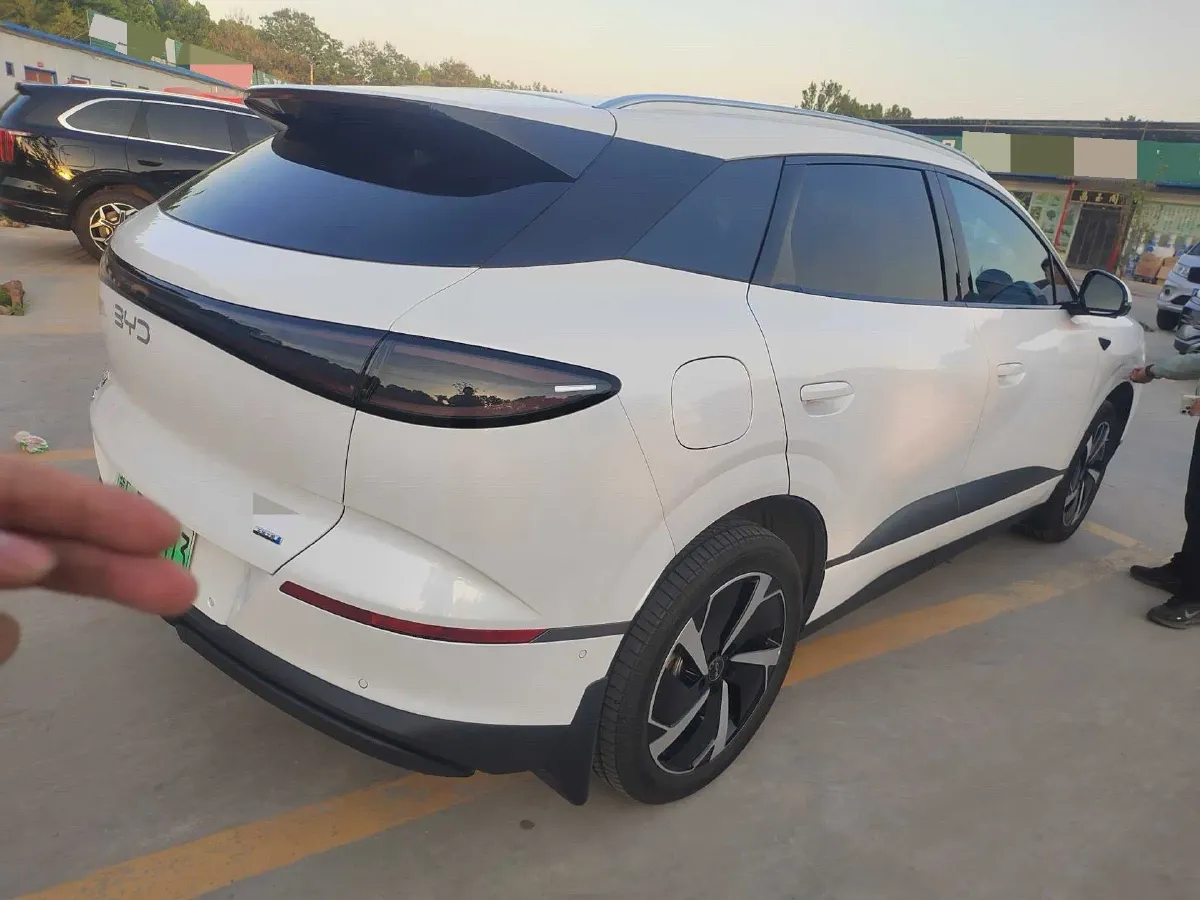 2025 LanDian E5 PLUS 1.5L 95HP L4 E-CVT PHEV,autocango,china used car exporter,china ev exporter,chinese used car exporter,chinese used ev exporter
