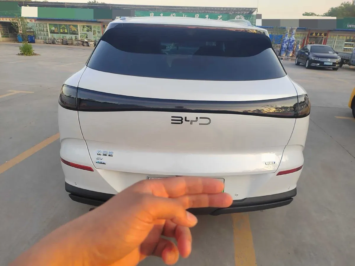 2025 LanDian E5 PLUS 1.5L 95HP L4 E-CVT PHEV,autocango,china used car exporter,china ev exporter,chinese used car exporter,chinese used ev exporter