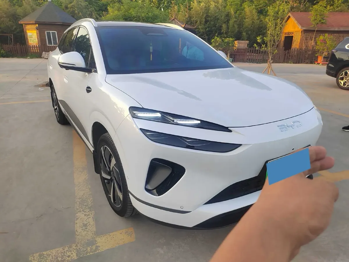 2025 LanDian E5 PLUS 1.5L 95HP L4 E-CVT PHEV,autocango,china used car exporter,china ev exporter,chinese used car exporter,chinese used ev exporter