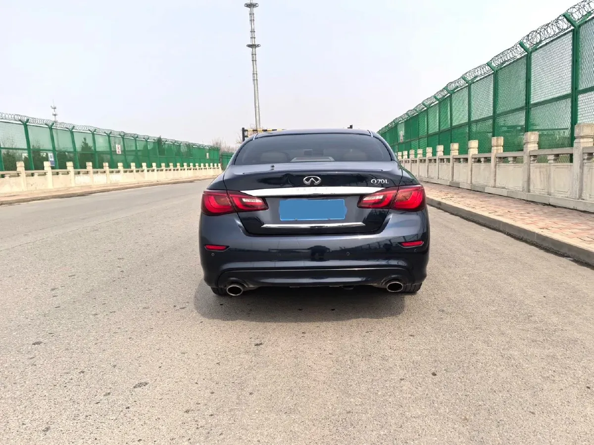 2019 Alfa Romeo Giulia 2.0T 280HP L4 8AT,autocango,china used car exporter,china ev exporter,chinese used car exporter,chinese used ev exporter