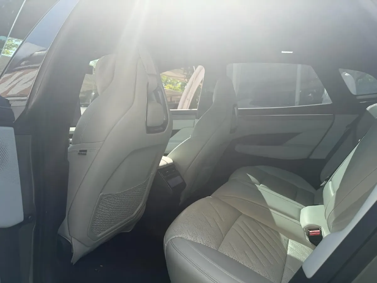 2025 Zeekr 001 BEV 95KWH,autocango,china used car exporter,china ev exporter,chinese used car exporter,chinese used ev exporter