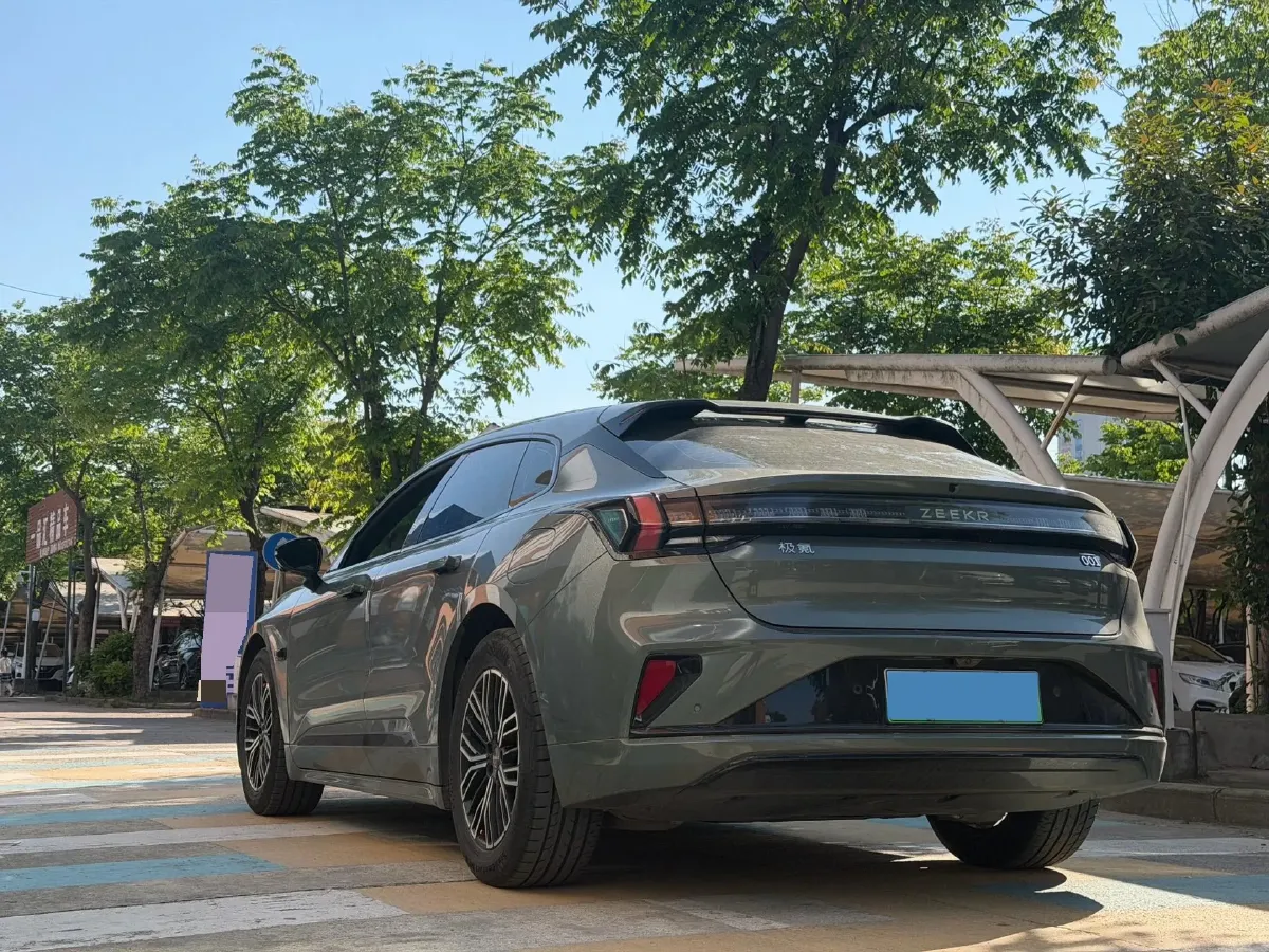 2025 Zeekr 001 BEV 95KWH,autocango,china used car exporter,china ev exporter,chinese used car exporter,chinese used ev exporter