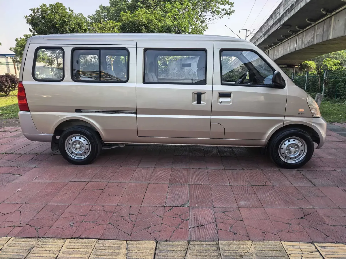 2017 WuLing RongGuang 1.5L 107HP L4 5MT,autocango,china used car exporter,china ev exporter,chinese used car exporter,chinese used ev exporter