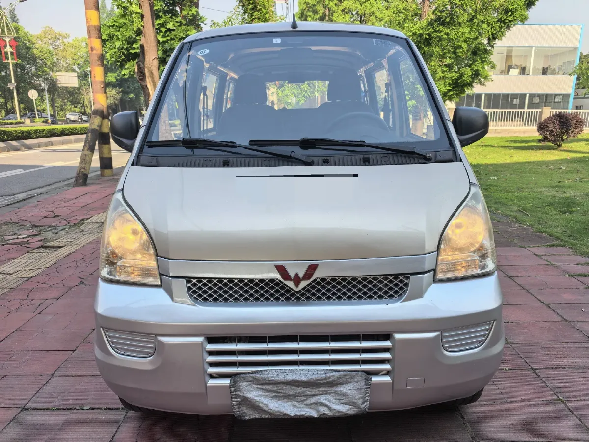 2017 WuLing RongGuang 1.5L 107HP L4 5MT,autocango,china used car exporter,china ev exporter,chinese used car exporter,chinese used ev exporter