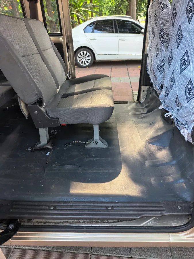 2017 WuLing RongGuang 1.5L 107HP L4 5MT,autocango,china used car exporter,china ev exporter,chinese used car exporter,chinese used ev exporter