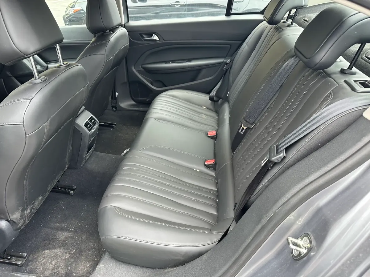 2024 Peugeot 408 1.5T 173HP L4 6AT,autocango,china used car exporter,china ev exporter,chinese used car exporter,chinese used ev exporter