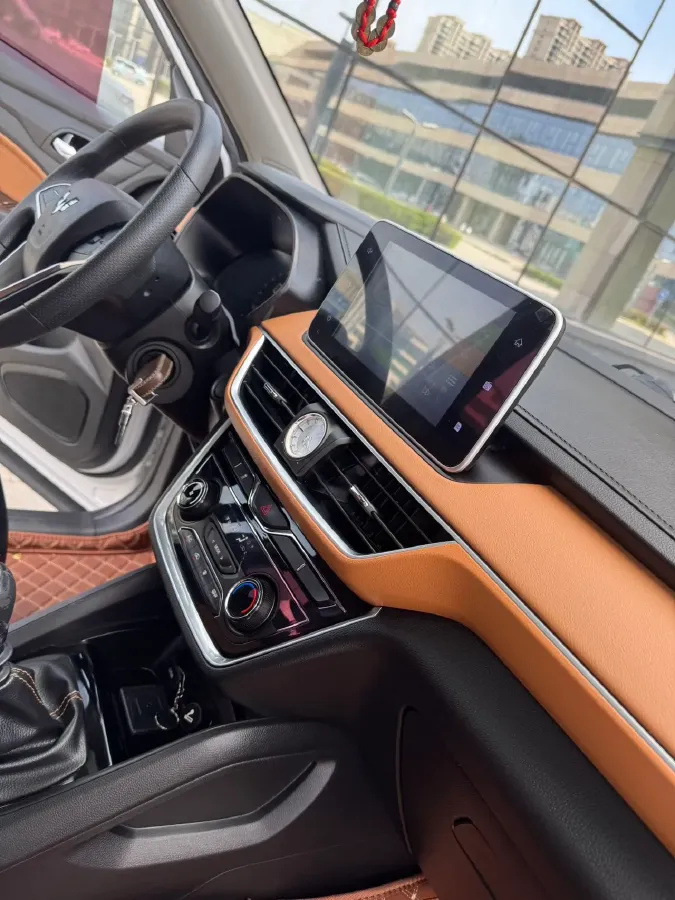 2018 WuLing HongGuang S3 1.5L 112HP L4 6MT,autocango,china used car exporter,china ev exporter,chinese used car exporter,chinese used ev exporter