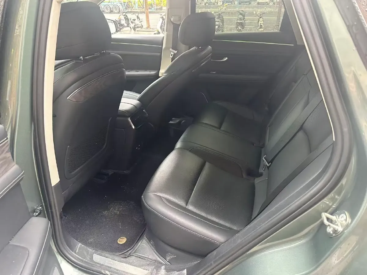 2022 Isuzu Mu-X 2.0T 220HP L4 8AT,autocango,china used car exporter,china ev exporter,chinese used car exporter,chinese used ev exporter